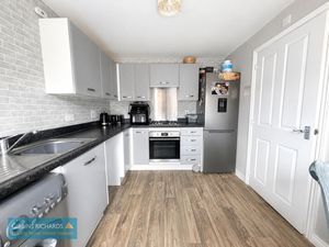Kitchen- click for photo gallery